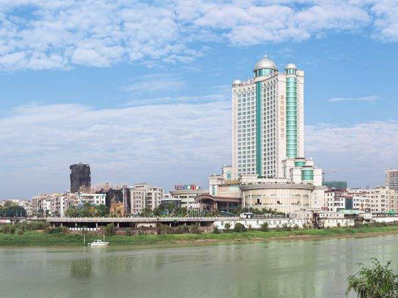 星河國(guó)際假日酒店中央空調(diào)、熱水項(xiàng)目圖片4