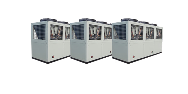 空調(diào)供暖熱水機組（三聯(lián)供）占地面積小、安裝方便
